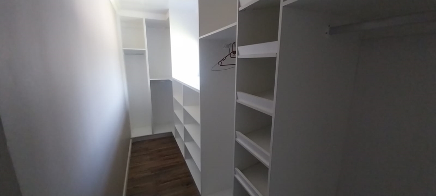 4 Bedroom Property for Sale in Beacon Bay Eastern Cape
